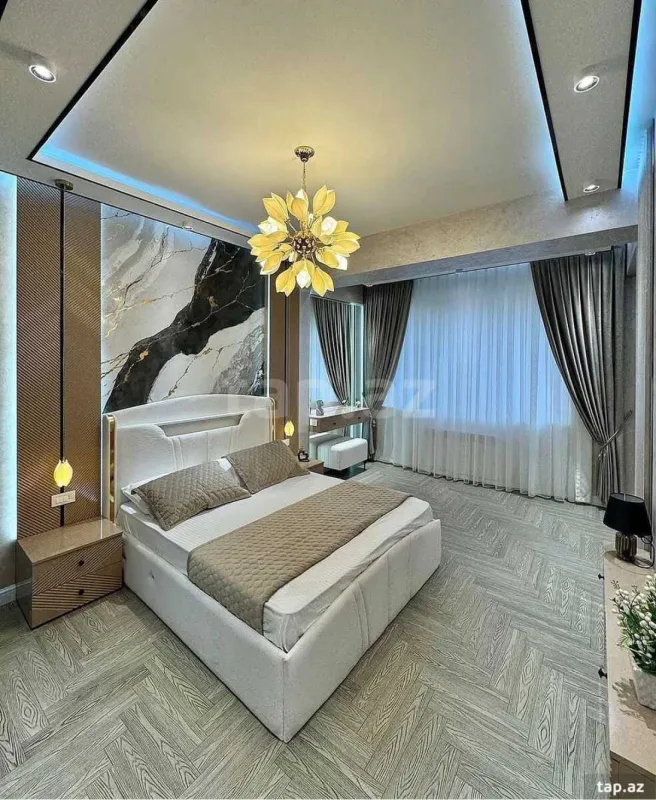 Satılır 3 otaqlı yeni tikili 130 m²