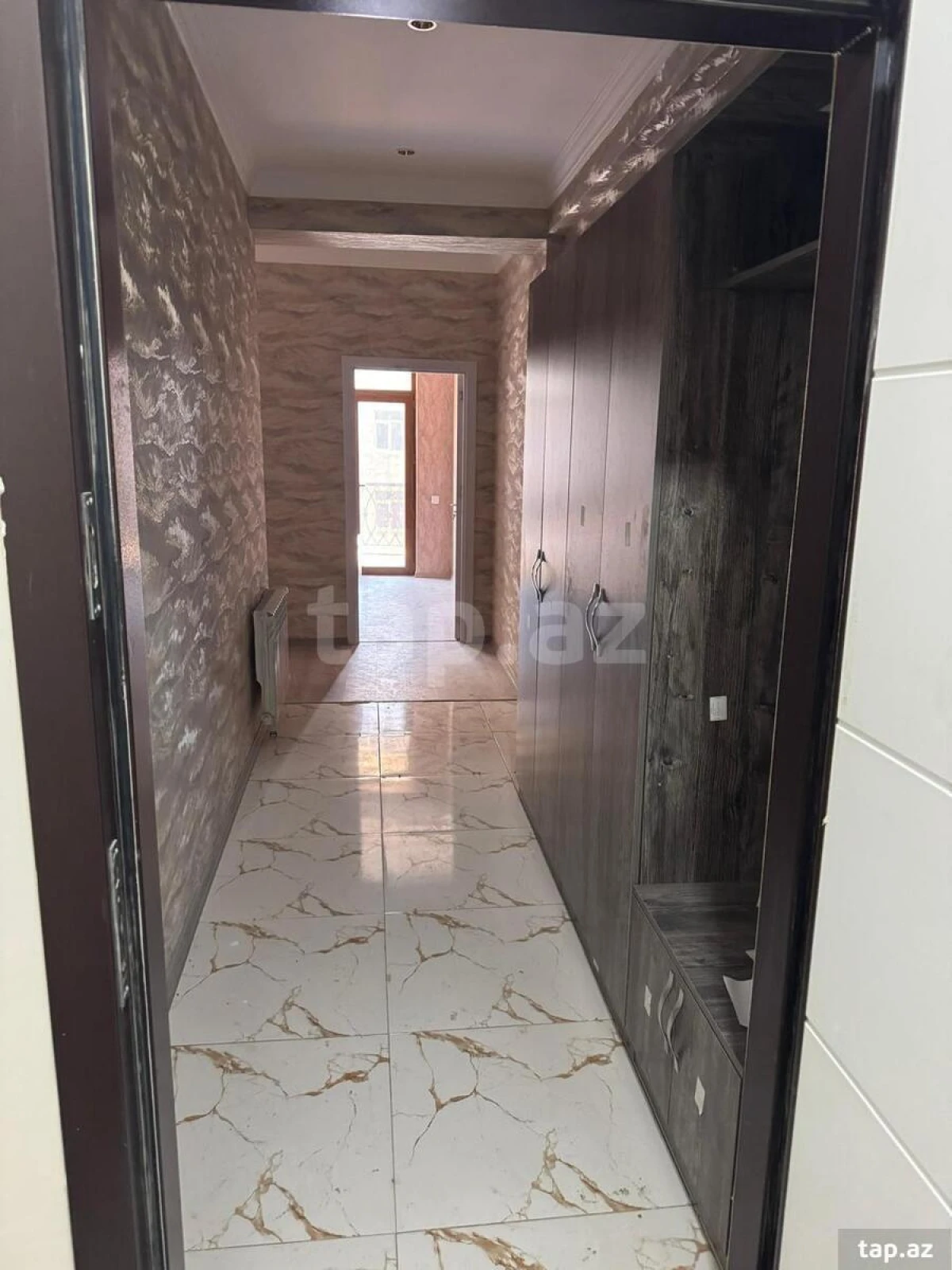 Kirayə verilir 3 otaqlı yeni tikili 75 m²