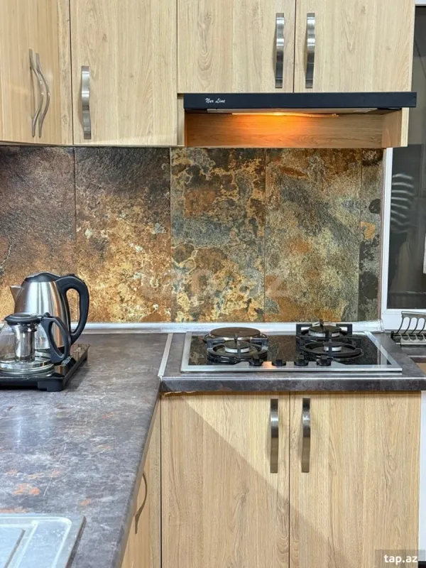 Kirayə verilir 3 otaqlı mənzil 140 m²