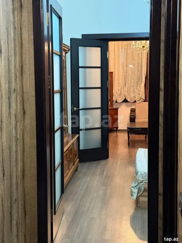Kirayə verilir 3 otaqlı mənzil 140 m²