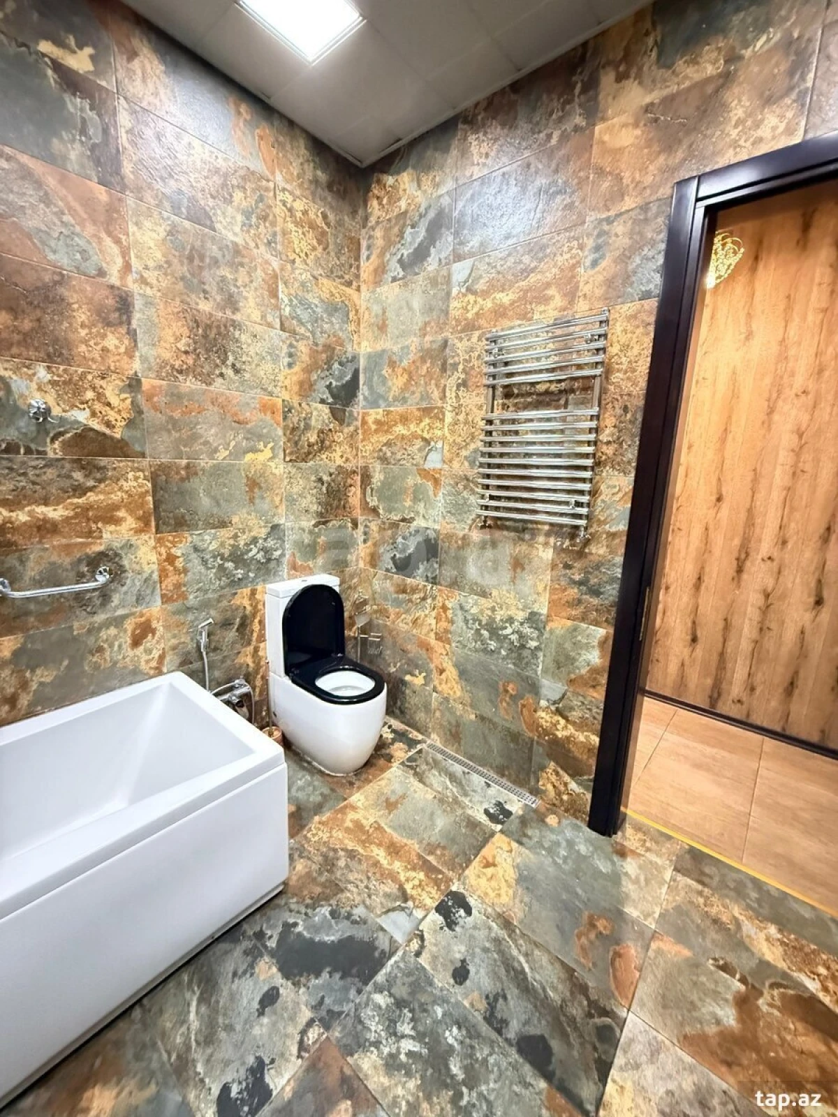 Kirayə verilir 3 otaqlı mənzil 140 m²