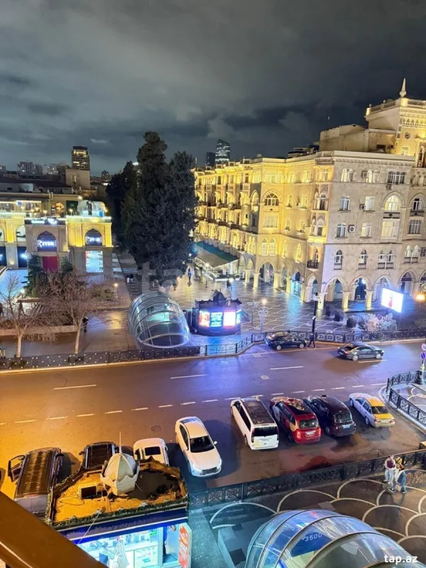 Kirayə verilir 3 otaqlı mənzil 140 m²