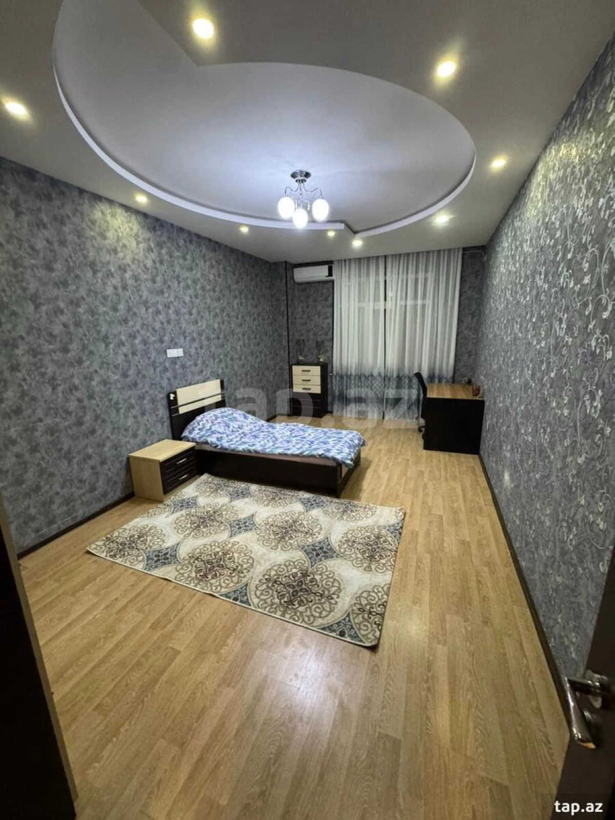 Kirayə verilir 3 otaqlı yeni tikili 160 m²