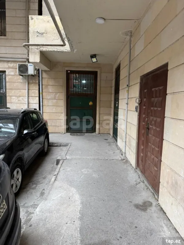 Kirayə verilir 3 otaqlı yeni tikili 160 m²