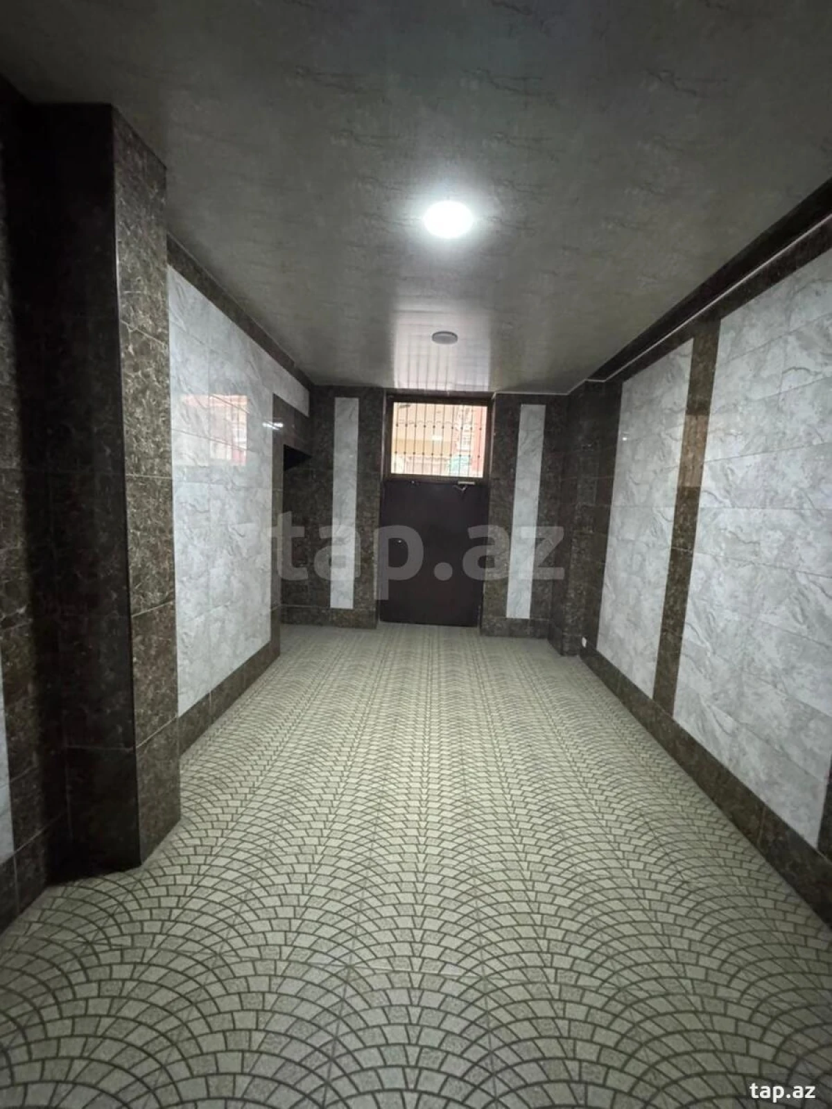 Kirayə verilir 3 otaqlı yeni tikili 160 m²