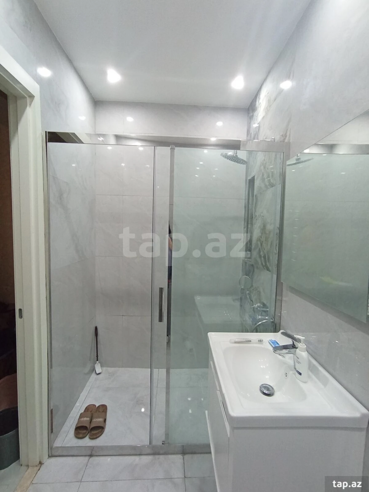 Satılır 2 otaqlı yeni tikili 80 m²