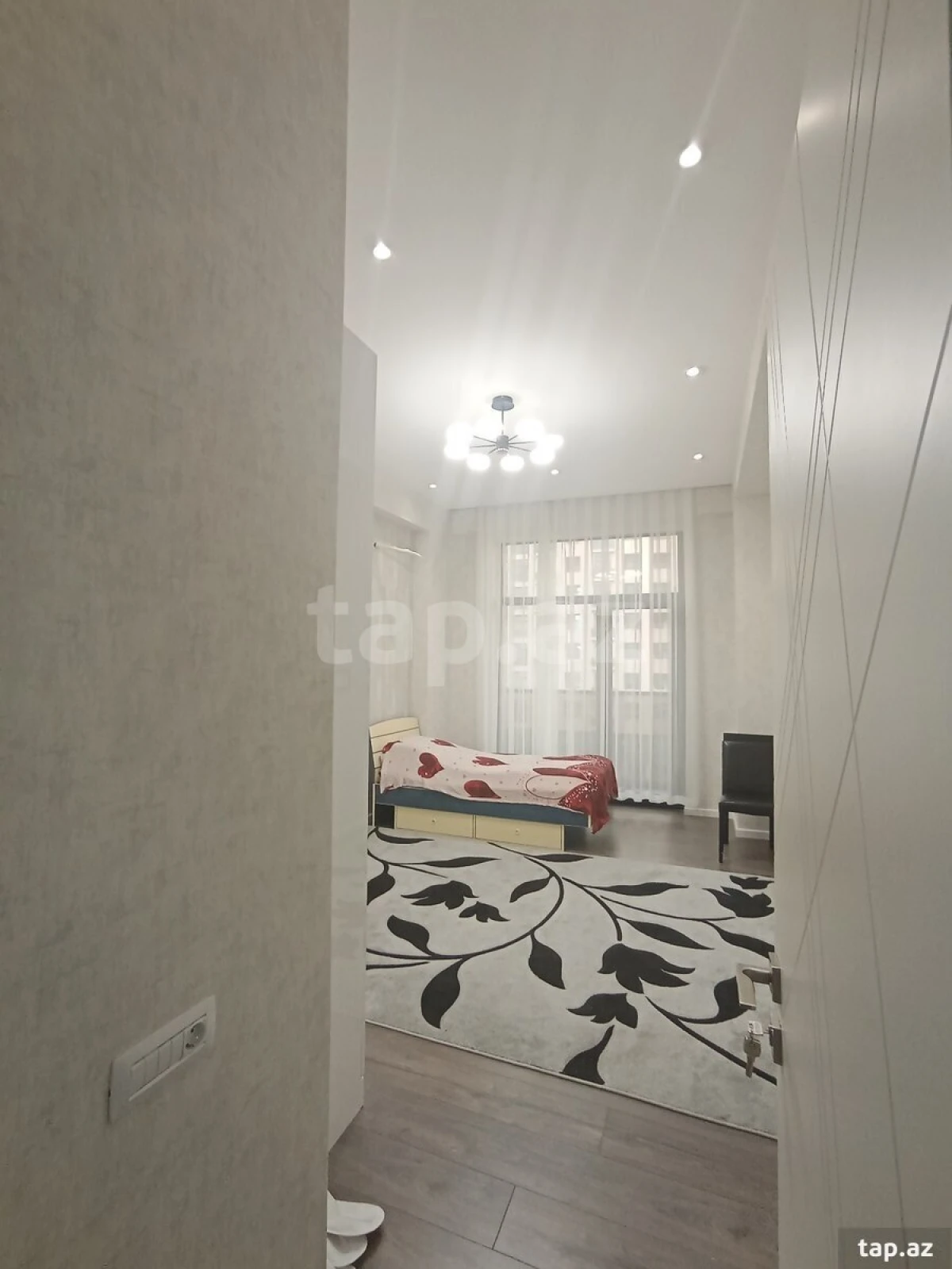 Satılır 2 otaqlı yeni tikili 80 m²