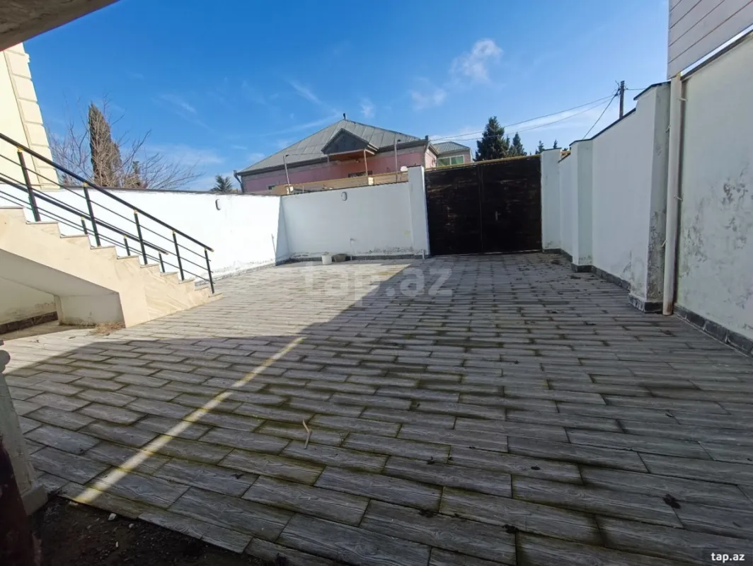 Satılır 4 otaqlı həyət evi 140 m²