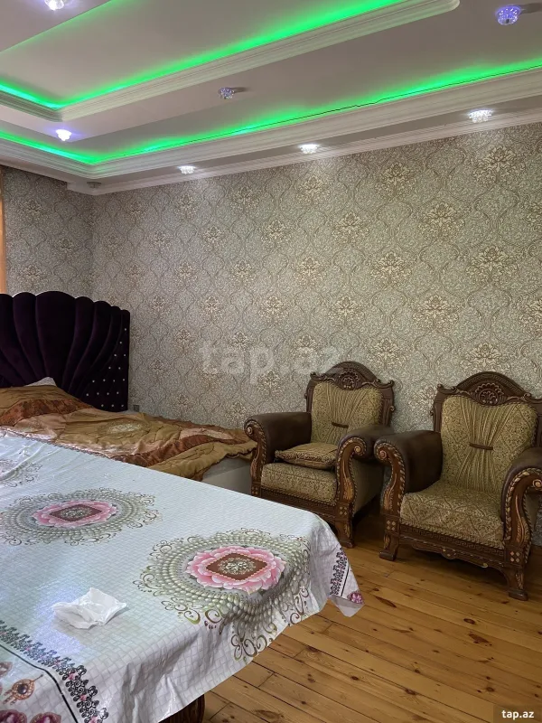 Satılır 4 otaqlı həyət evi