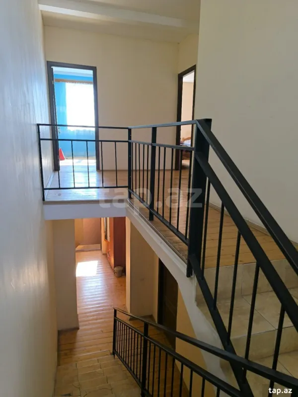 Satılır 5 otaqlı həyət evi