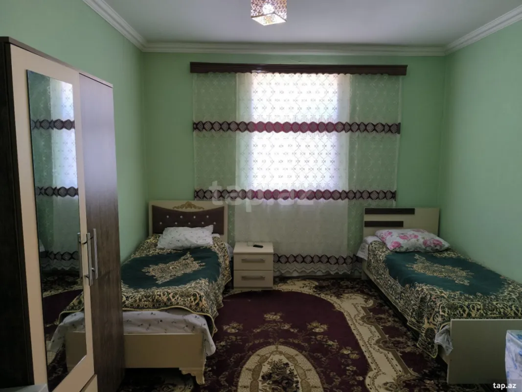 Satılır 5 otaqlı həyət evi