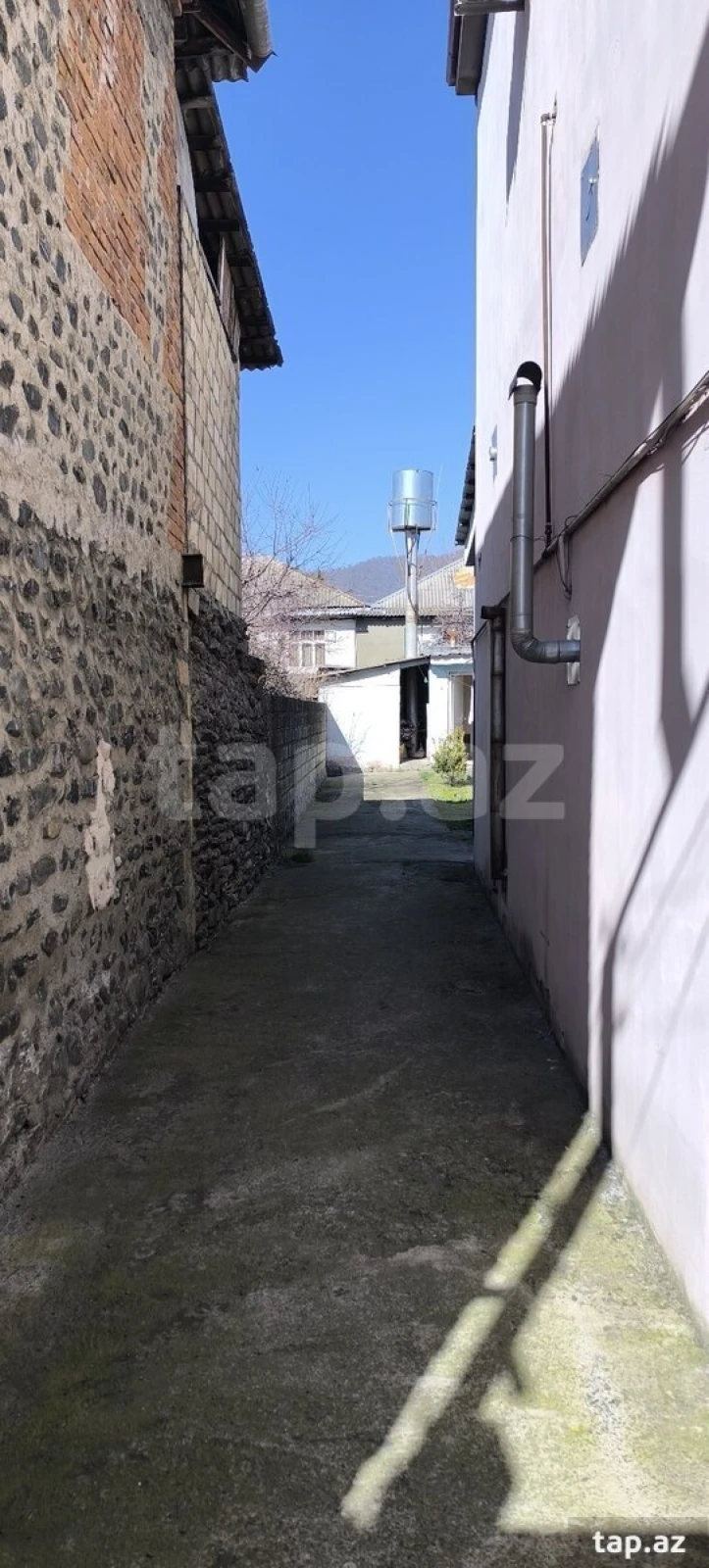 Satılır 5 otaqlı həyət evi