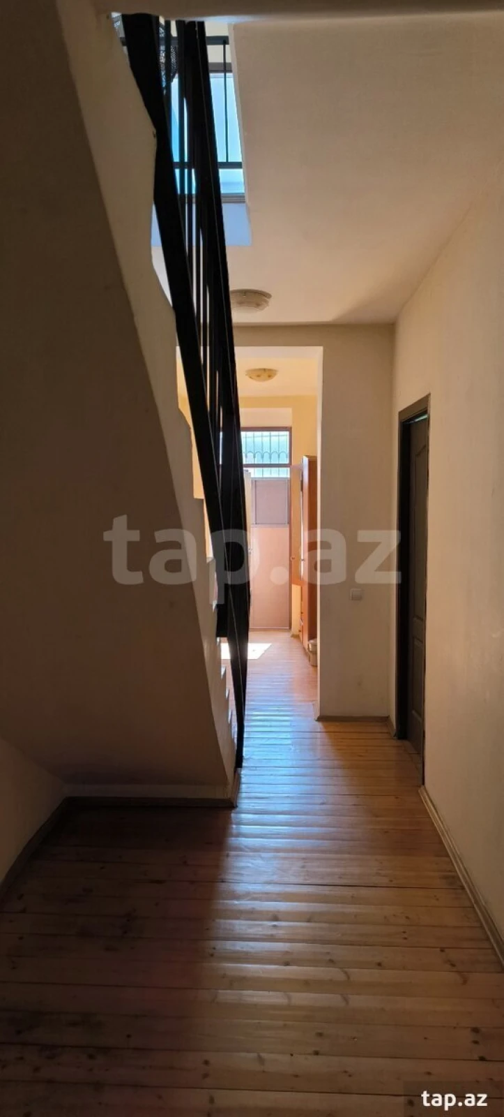 Satılır 5 otaqlı həyət evi