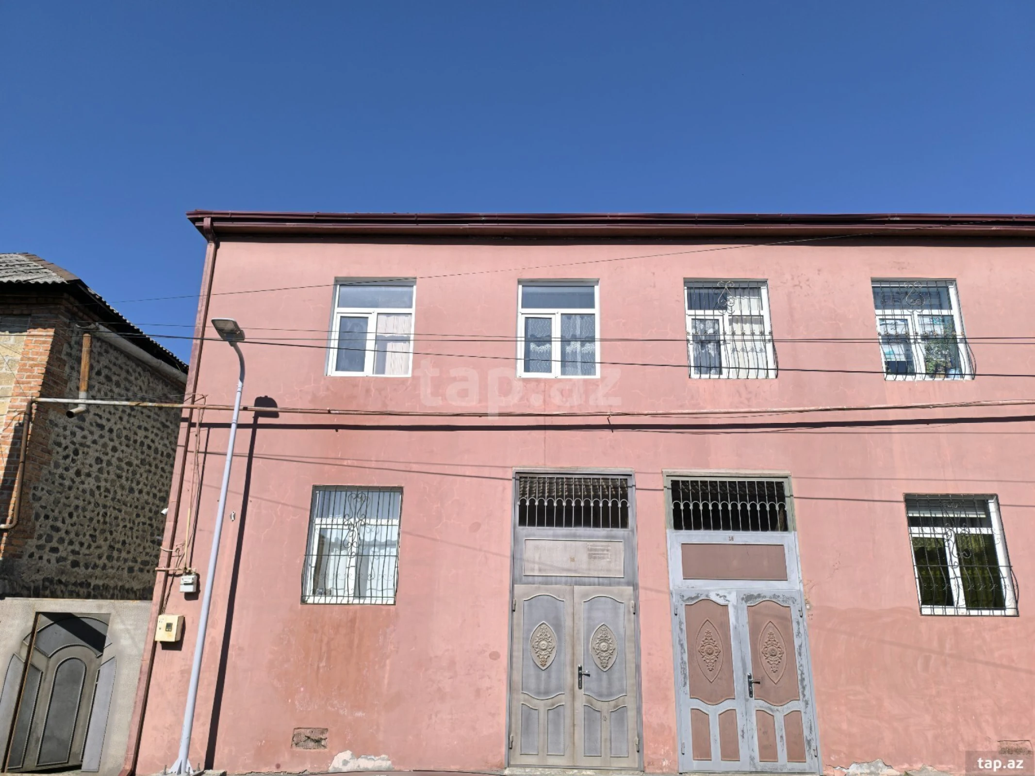 Satılır 5 otaqlı həyət evi