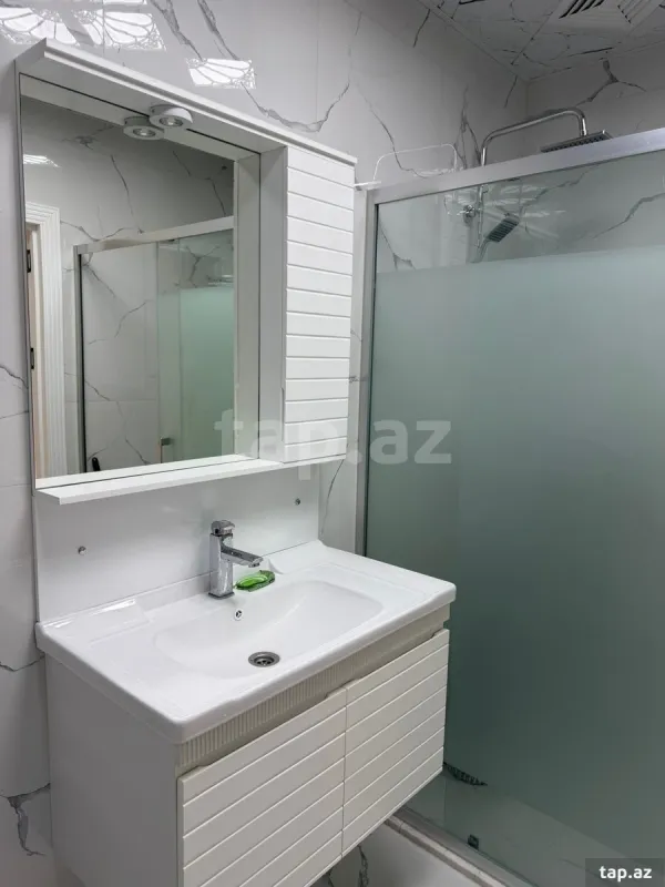 Kirayə verilir 2 otaqlı yeni tikili 78 m²