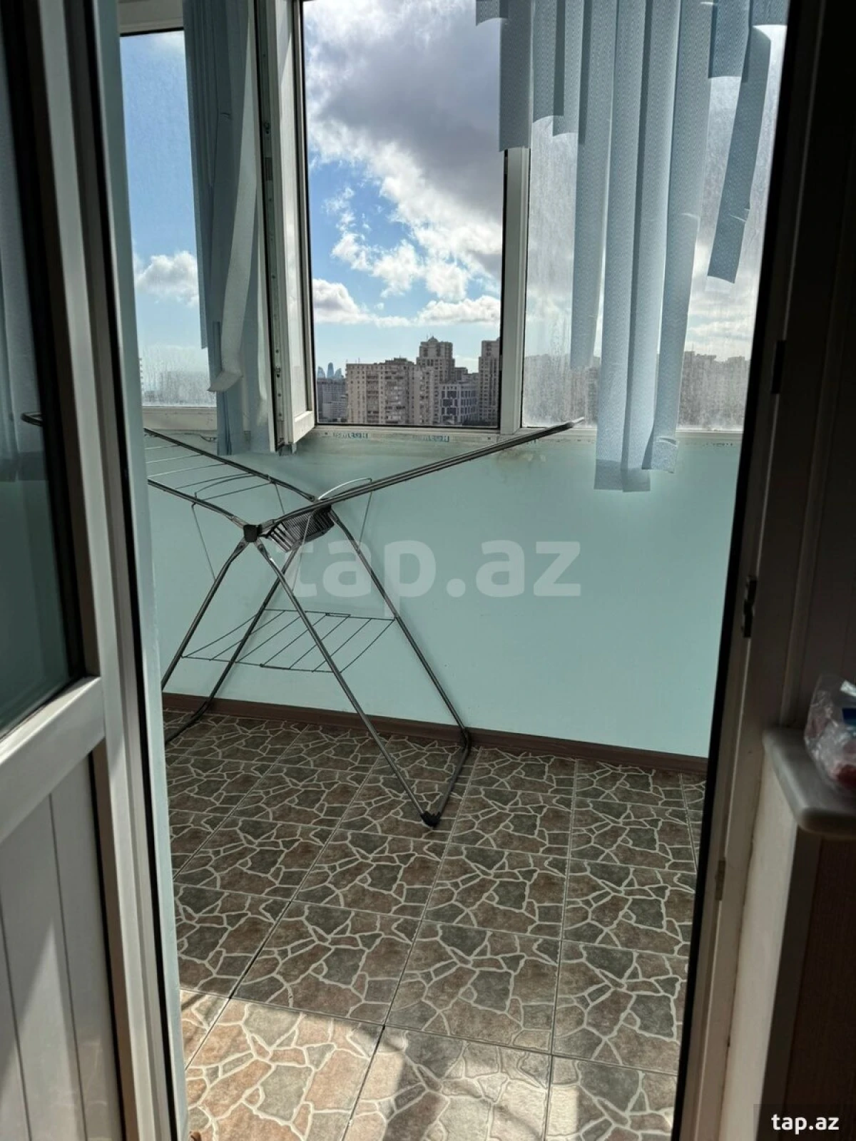 Kirayə verilir 2 otaqlı yeni tikili 70 m²