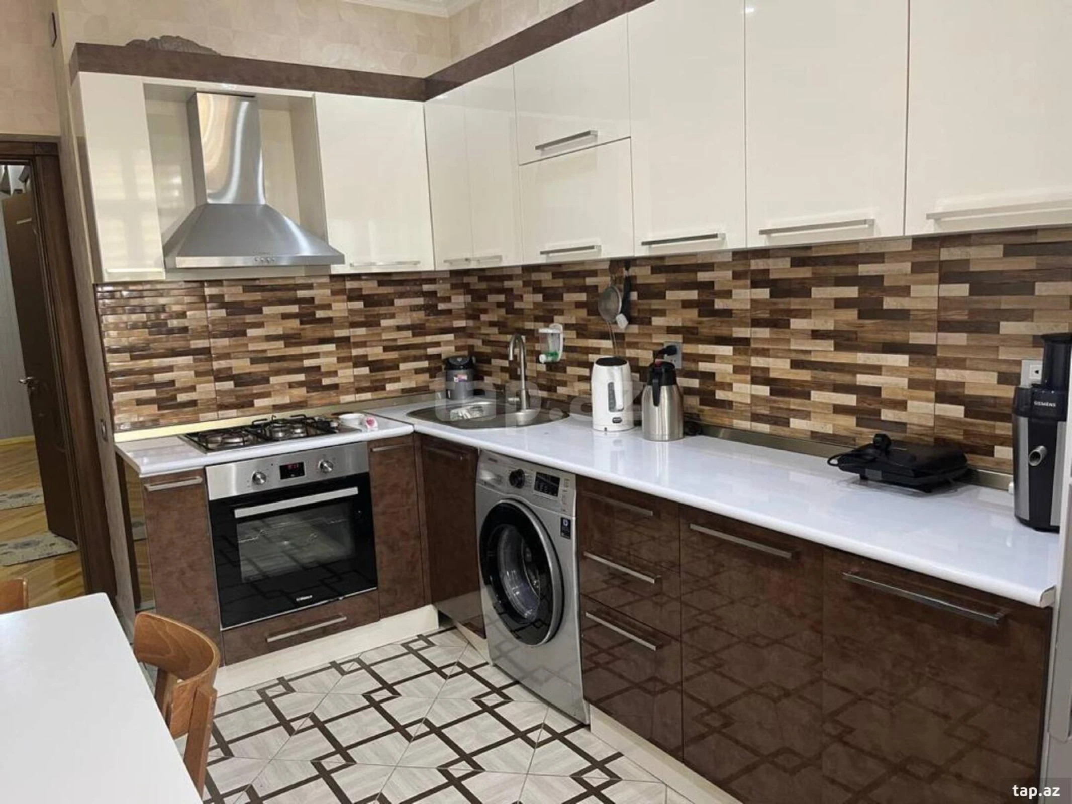 Satılır 3 otaqlı yeni tikili 120 m²
