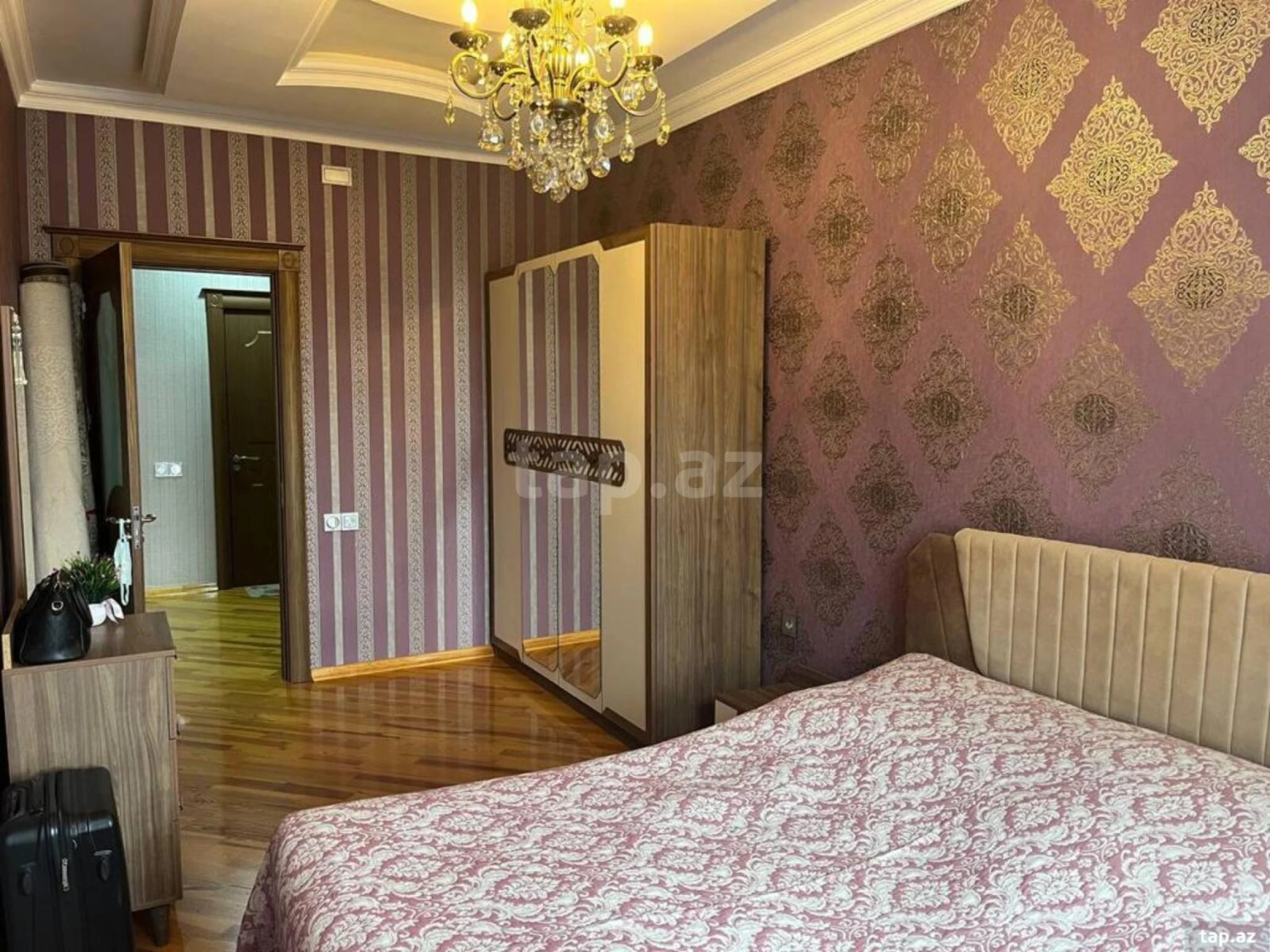 Satılır 3 otaqlı yeni tikili 120 m²