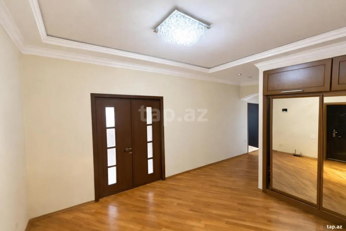Satılır 3 otaqlı yeni tikili 135 m²