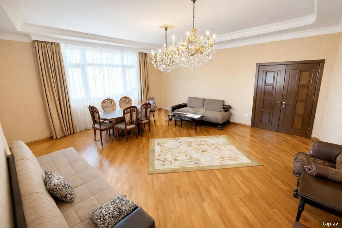 Satılır 3 otaqlı yeni tikili 135 m²