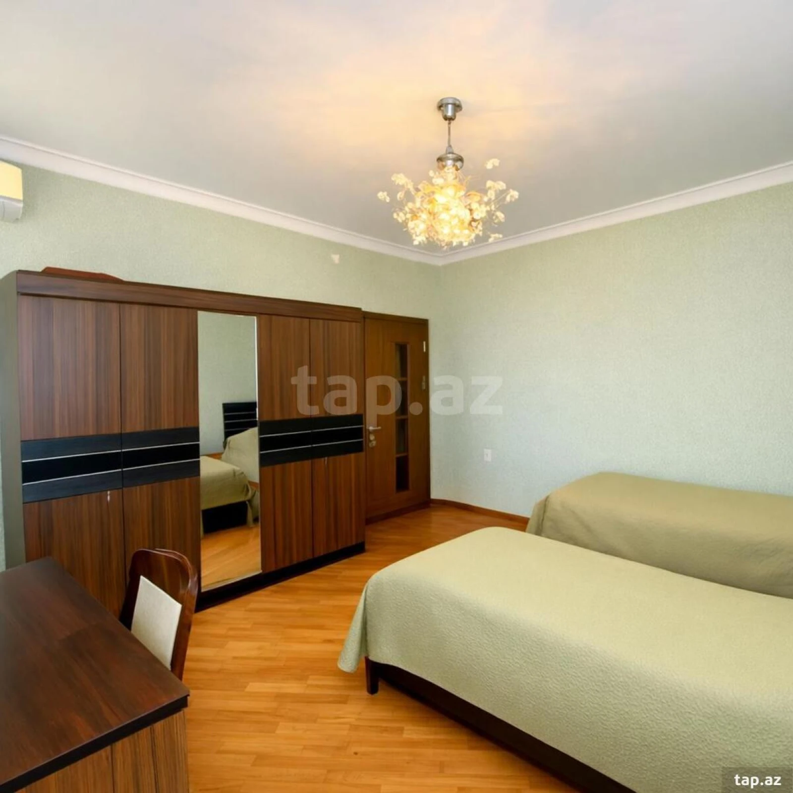 Satılır 3 otaqlı yeni tikili 135 m²