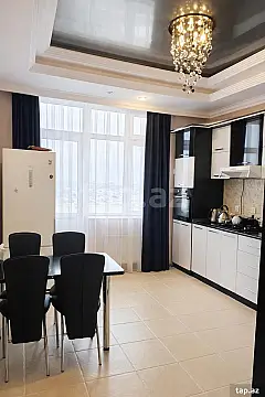 Satılır 3 otaqlı yeni tikili 135 m²