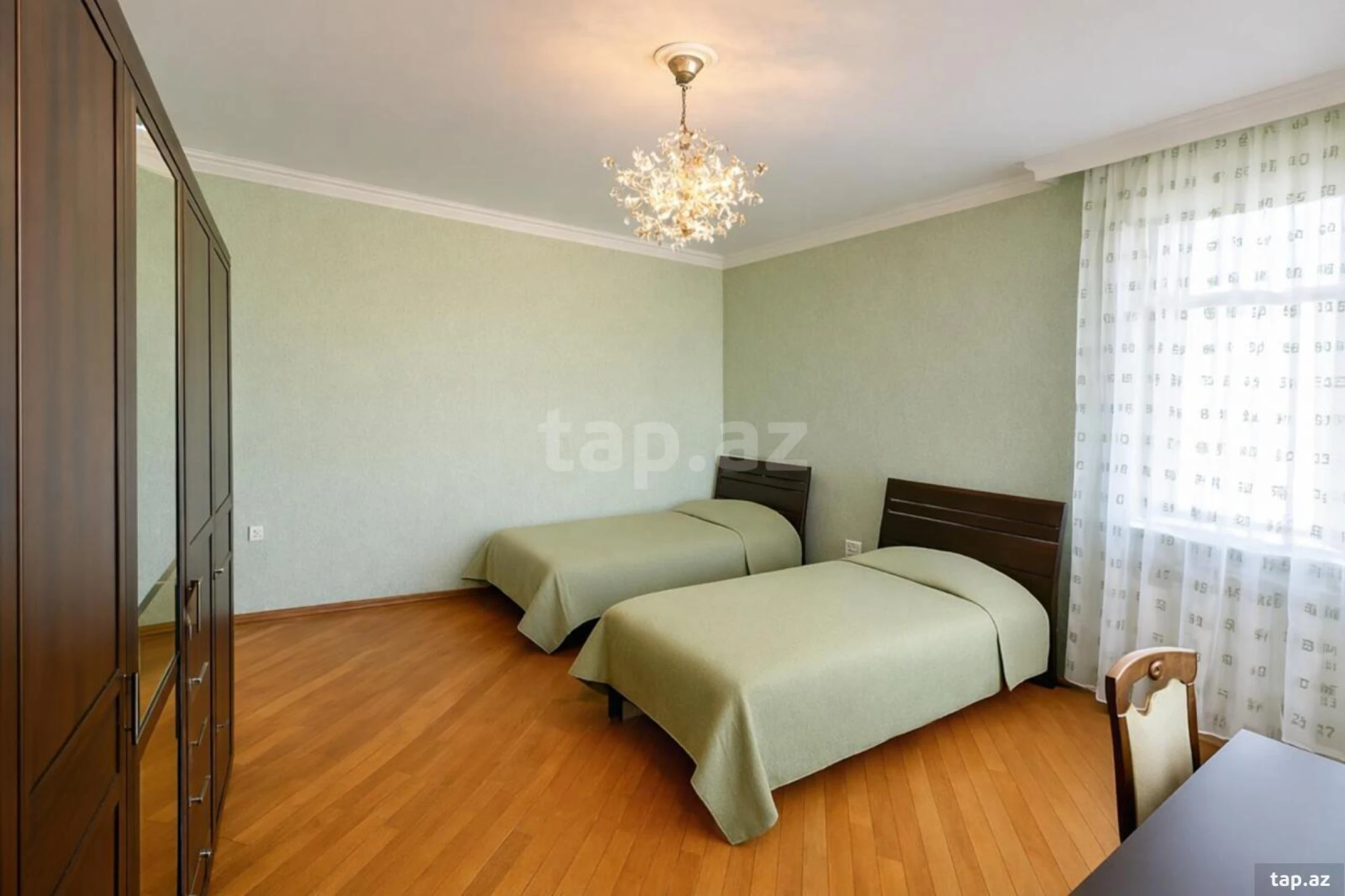 Satılır 3 otaqlı yeni tikili 135 m²