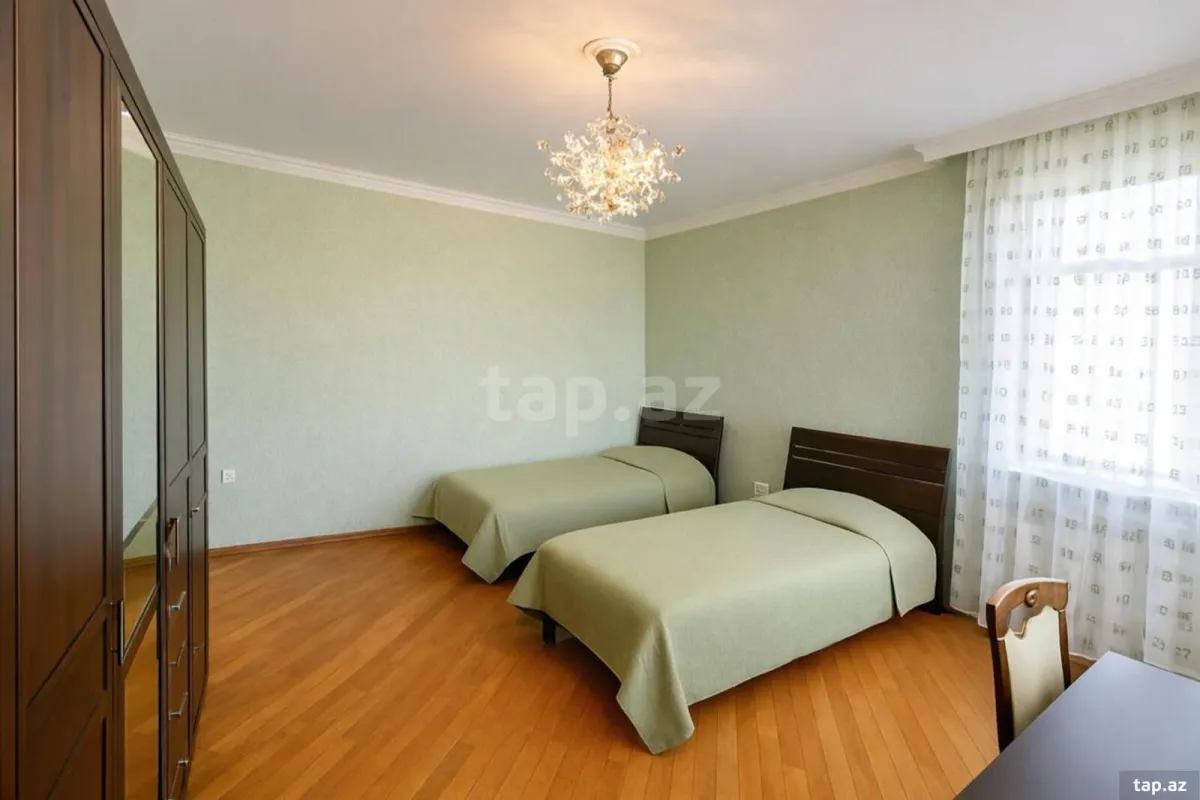 Satılır 3 otaqlı yeni tikili 135 m²