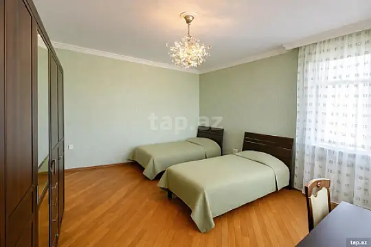 Satılır 3 otaqlı yeni tikili 135 m²