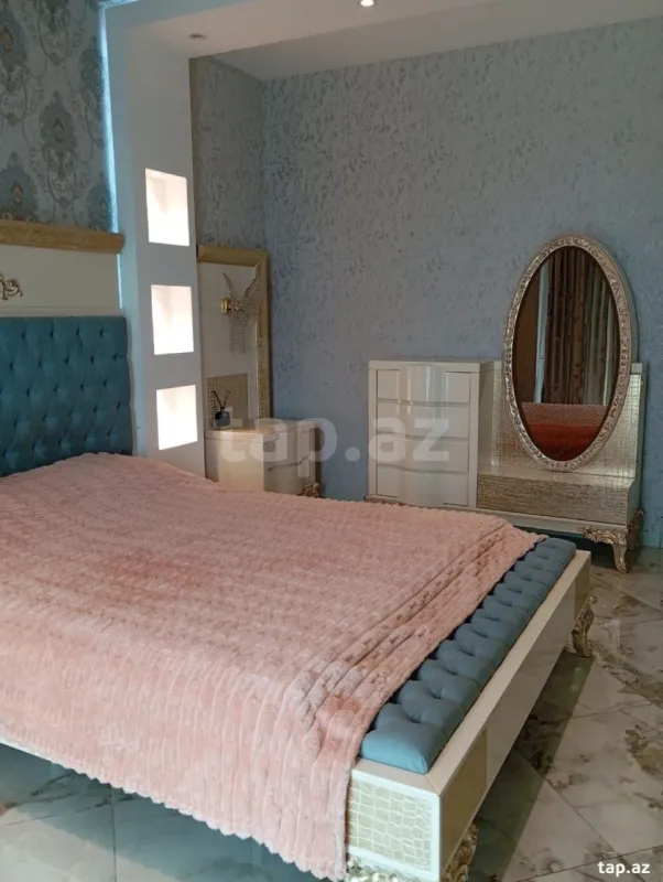 Kirayə verilir 3 otaqlı yeni tikili 148 m²