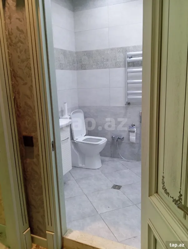 Kirayə verilir 3 otaqlı yeni tikili 148 m²