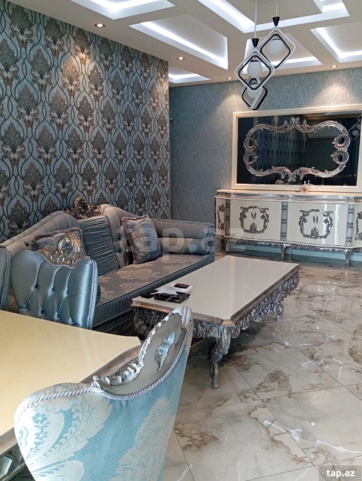 Kirayə verilir 3 otaqlı yeni tikili 148 m²