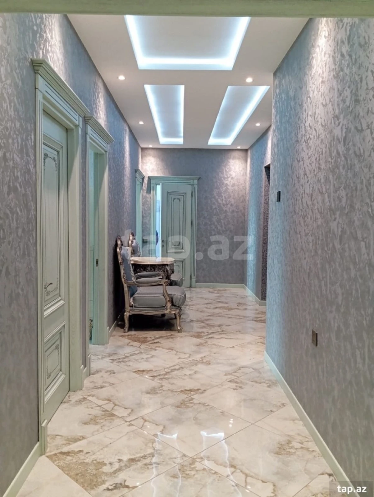 Kirayə verilir 3 otaqlı yeni tikili 148 m²