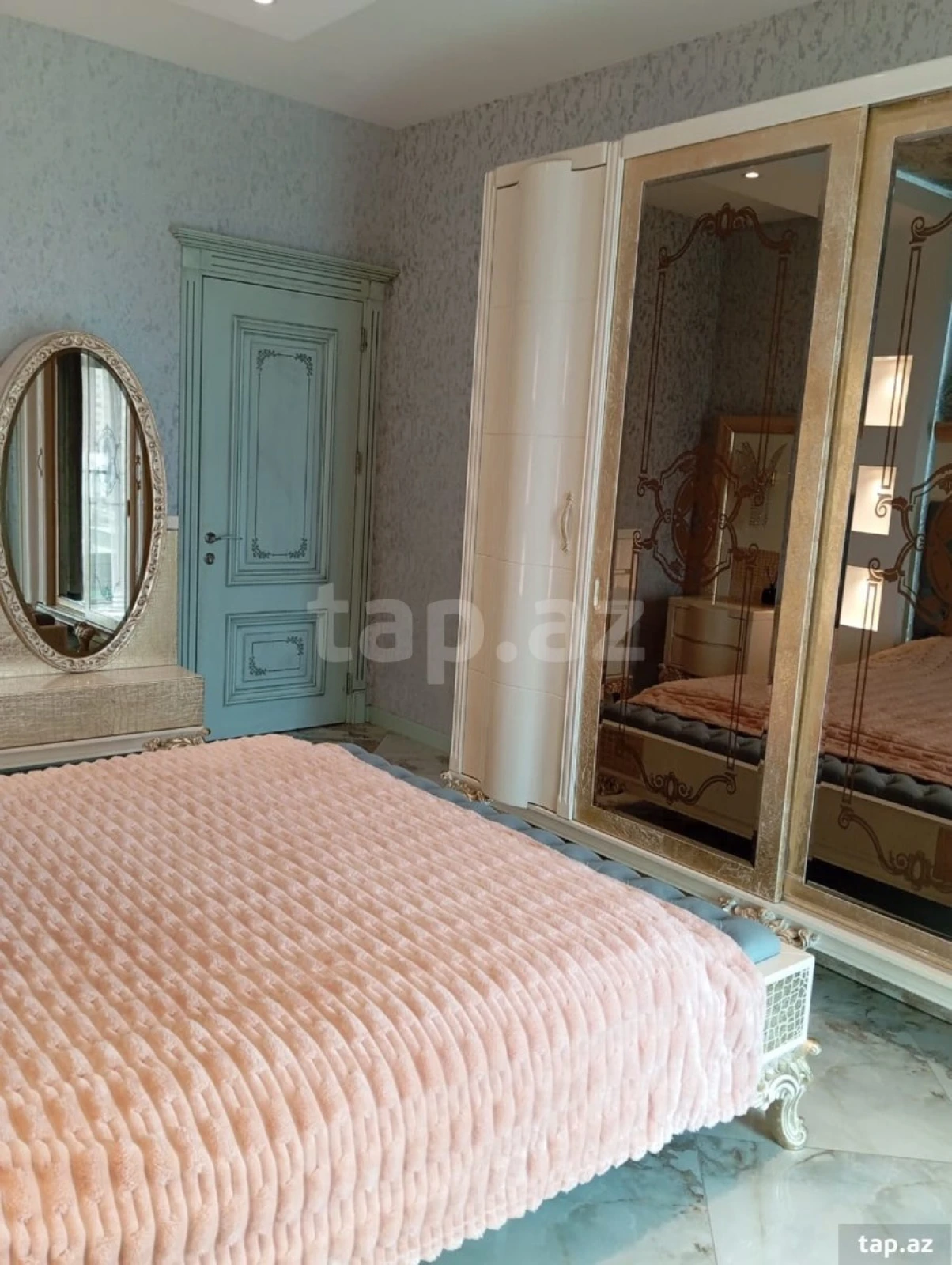 Kirayə verilir 3 otaqlı yeni tikili 148 m²