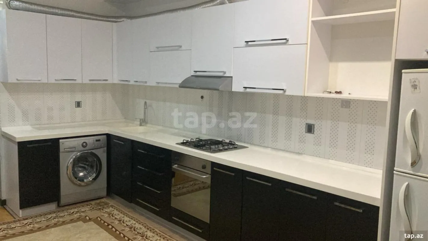 Kirayə verilir 3 otaqlı yeni tikili 134 m²