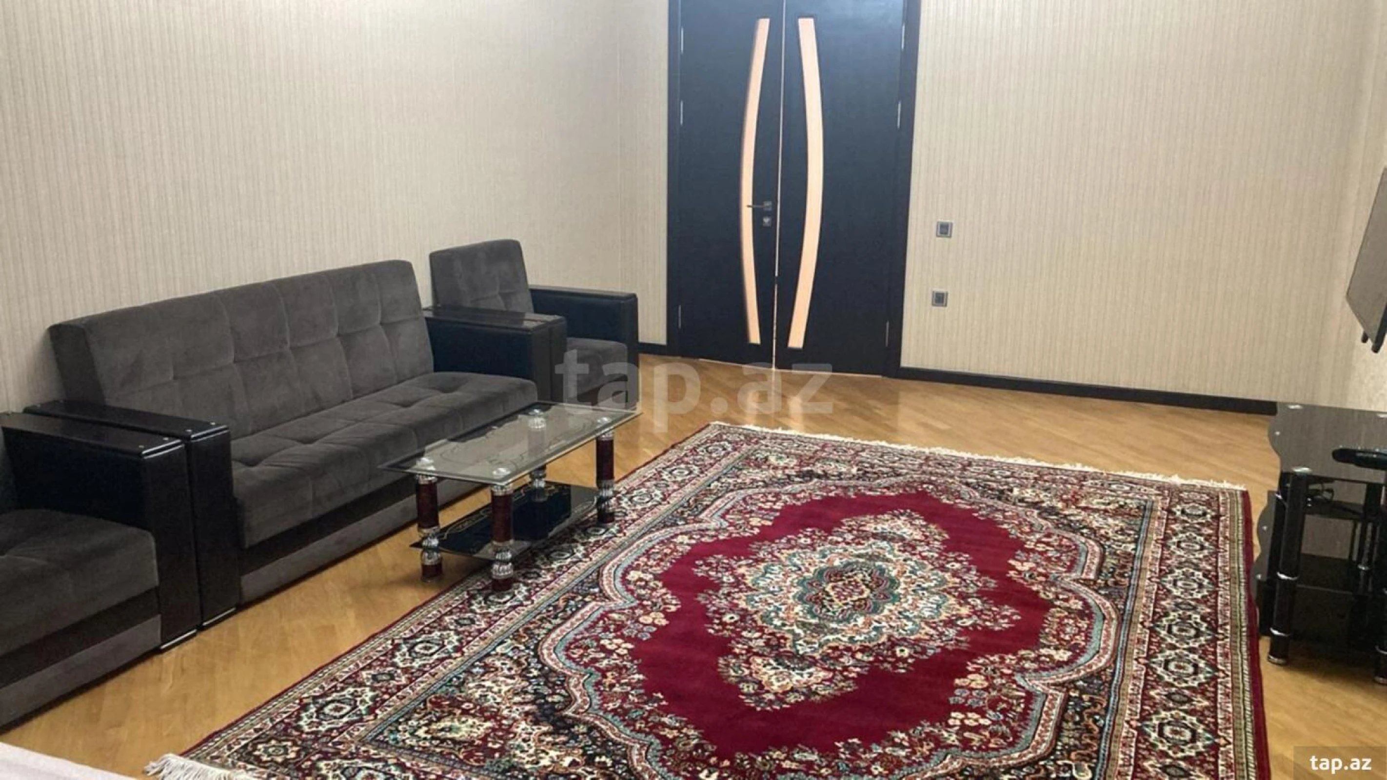 Kirayə verilir 3 otaqlı yeni tikili 134 m²