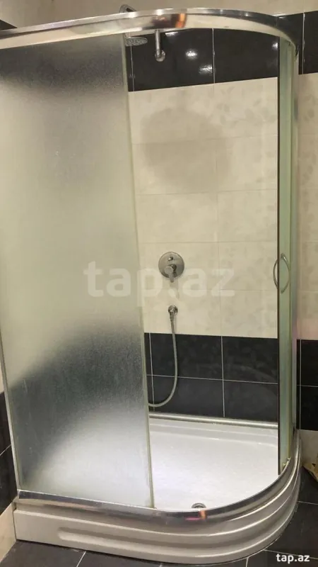 Kirayə verilir 3 otaqlı yeni tikili 134 m²