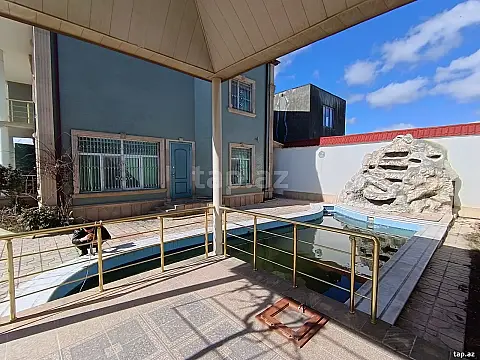 Satılır 8 otaqlı həyət evi