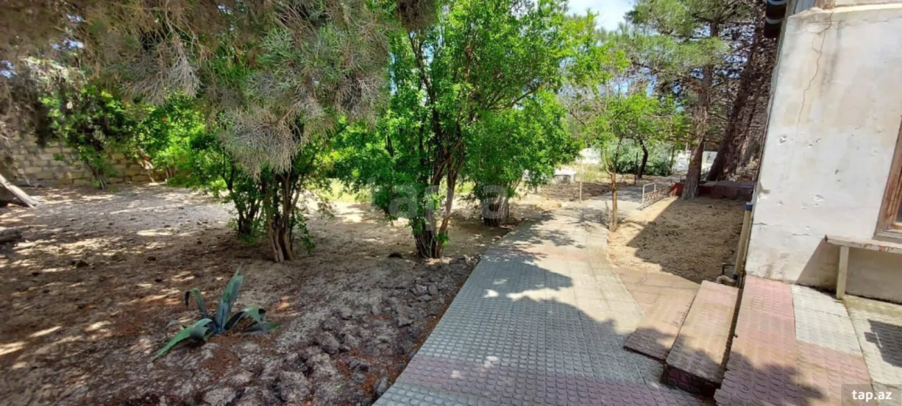 Satılır 6 otaqlı həyət evi