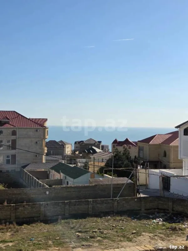 Satılır 6 otaqlı həyət evi