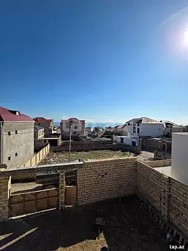 Satılır 6 otaqlı həyət evi