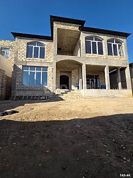 Satılır 6 otaqlı həyət evi