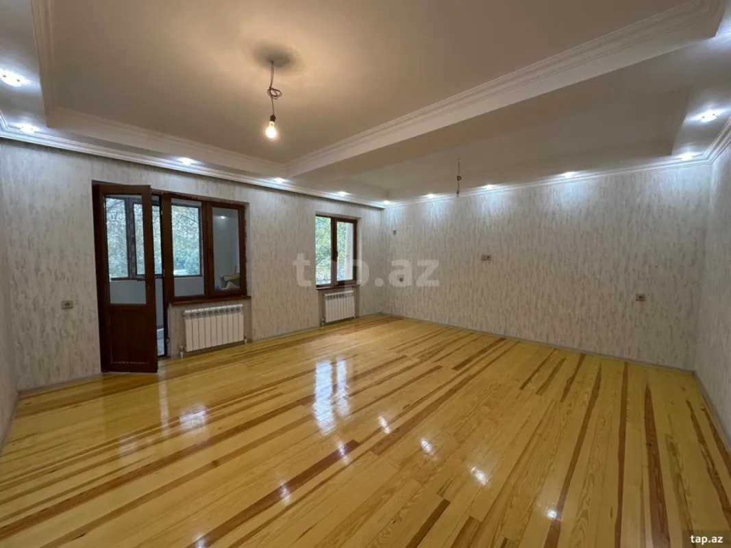 Satılır 4 otaqlı mənzil 102 m²
