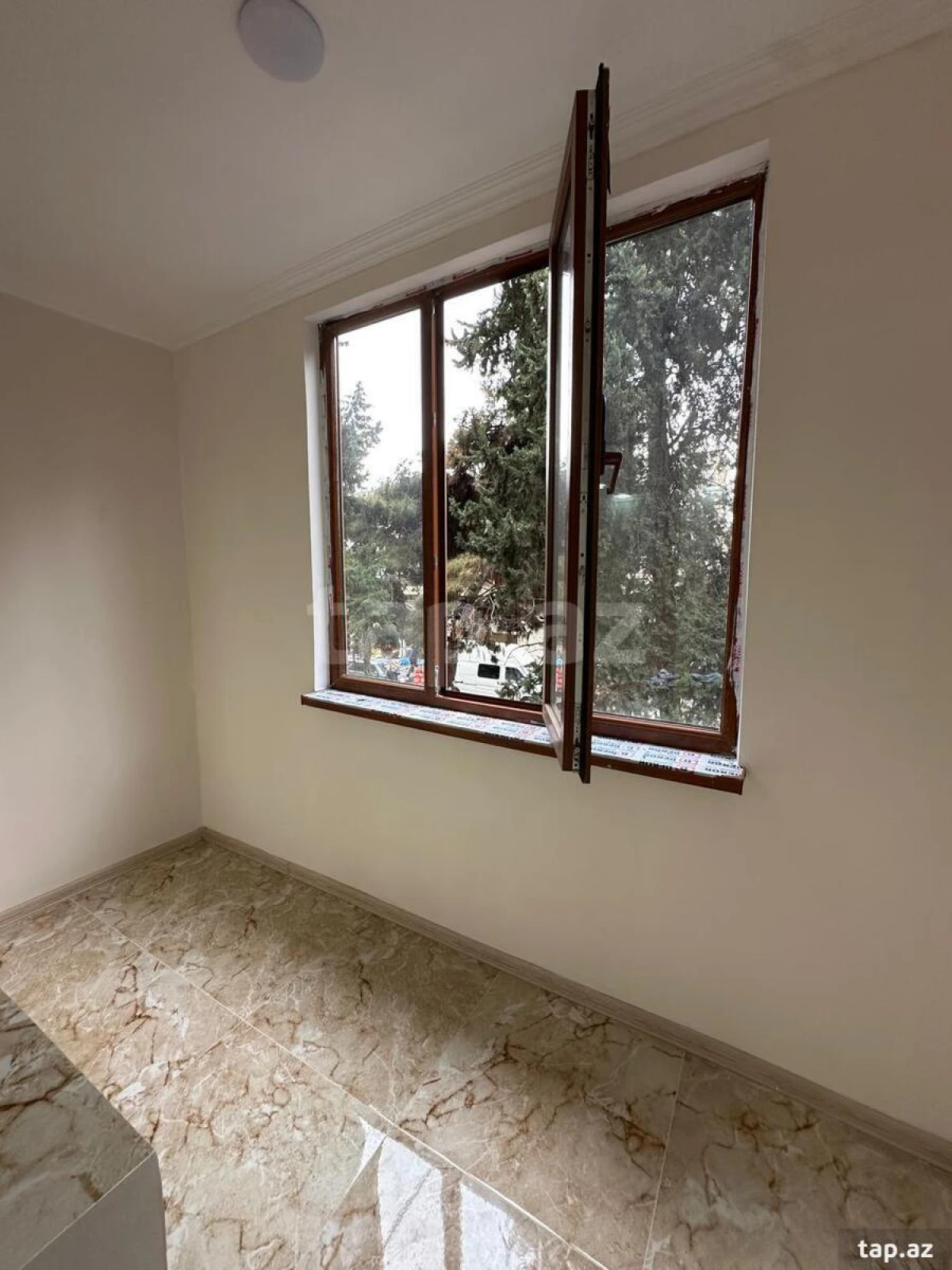 Satılır 4 otaqlı mənzil 102 m²