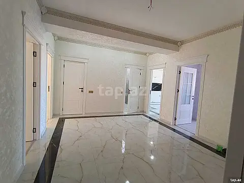 Satılır 3 otaqlı yeni tikili 135 m²