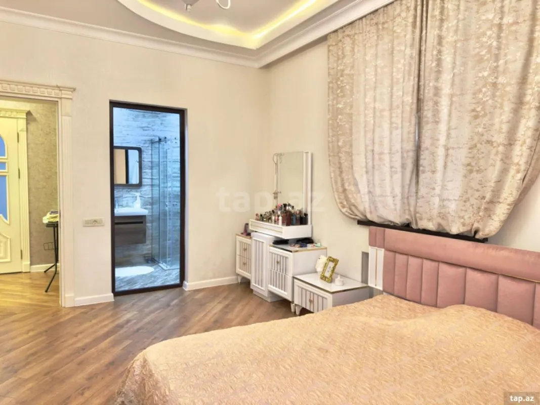 Satılır 5 otaqlı həyət evi