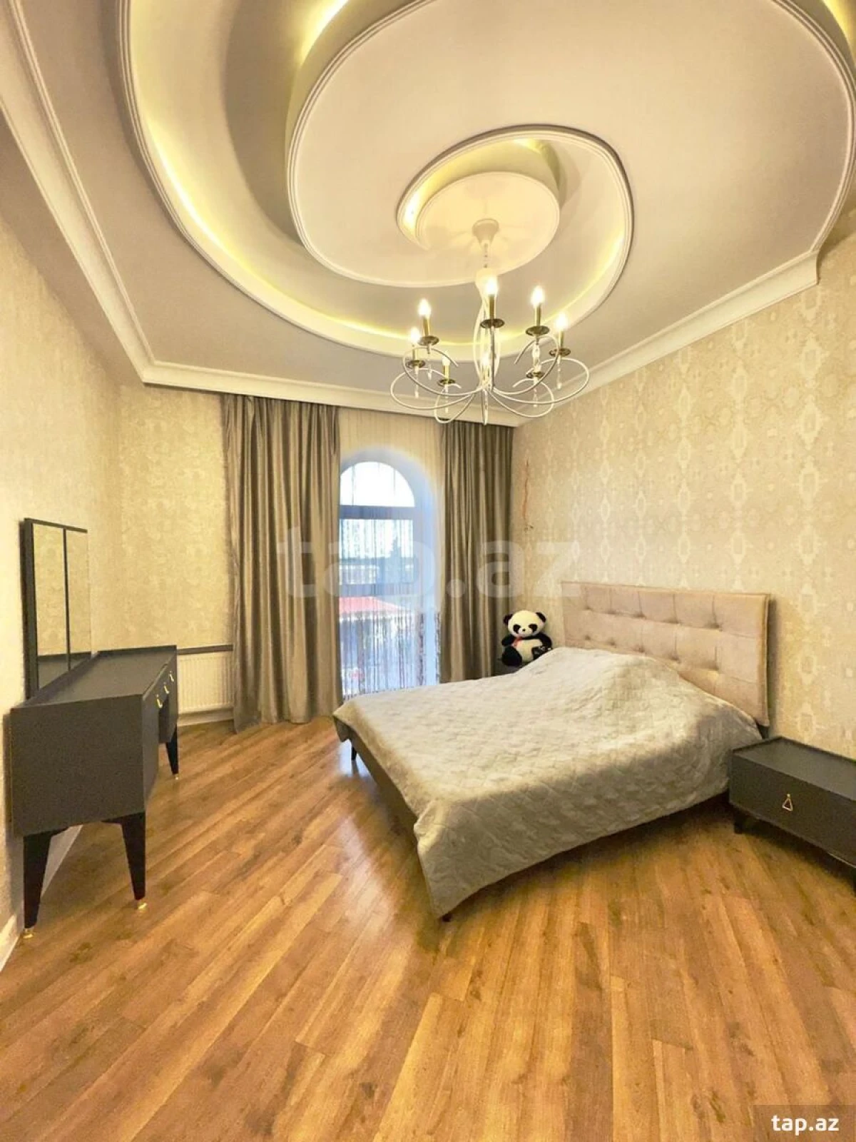 Satılır 5 otaqlı həyət evi