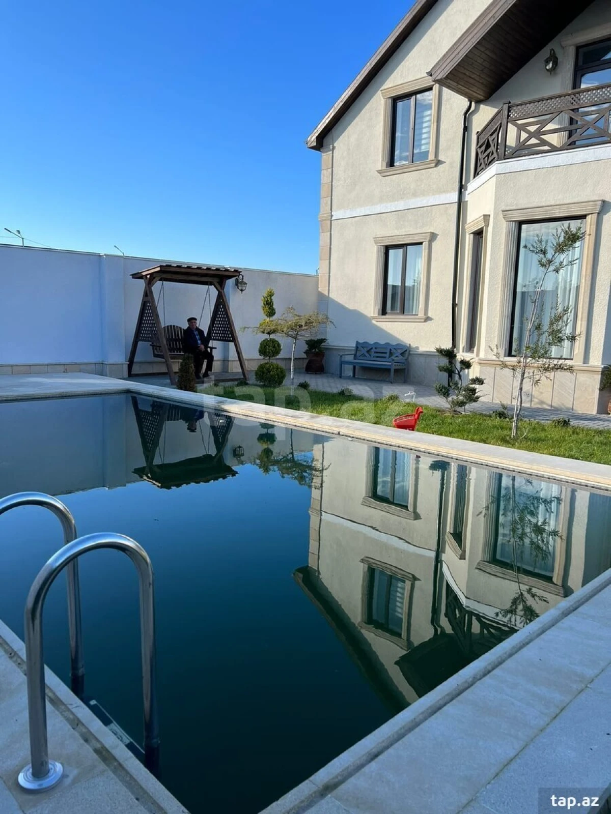 Kirayə verilir 4 otaqlı həyət evi