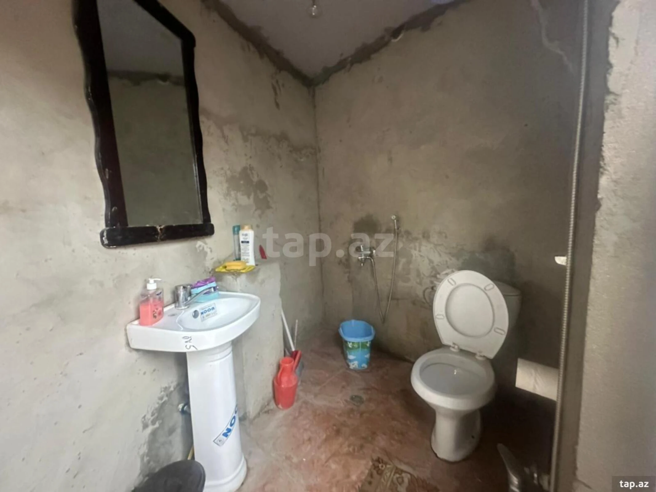 Satılır 3 otaqlı həyət evi