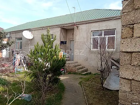 Satılır 6 otaqlı həyət evi